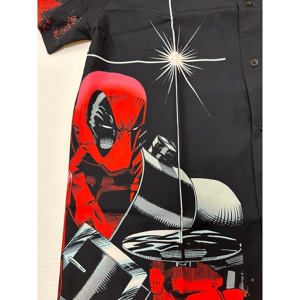 Deadpool Flames Medium Marvel Men's Short Sleeve Woven Top Black - Picture 4 of 12